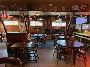 Willo Bar and Dining Area and Shuffleboard